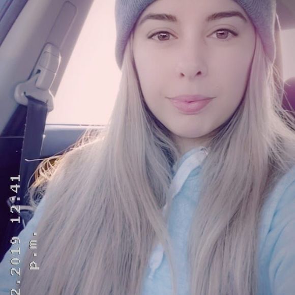 Meet your Posher, Lisa - Picture 1 of 1